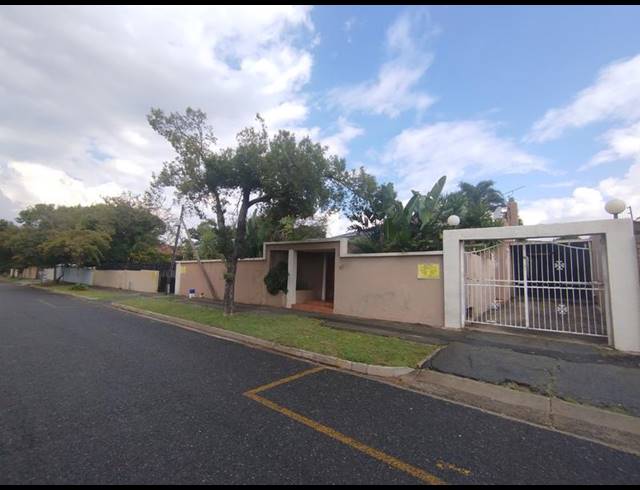 4 BEDROOM HOUSE FOR SALE IN THE HILL